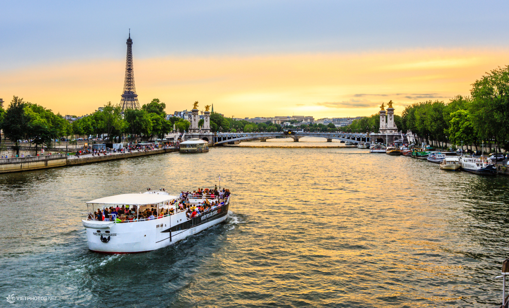 Du ngoạn trên dòng sông Seine